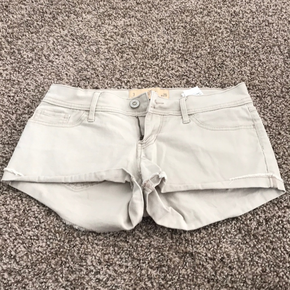 Amazing condition hollister khaki stretch shorts